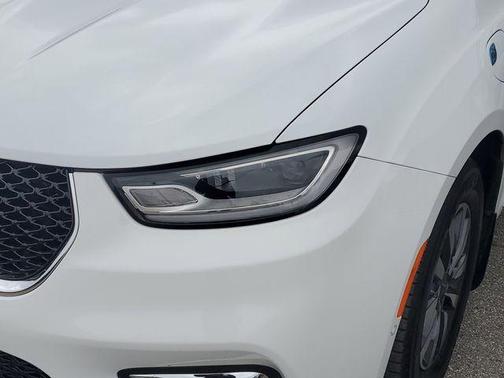 2023 Chrysler Pacifica Hybrid Limited
