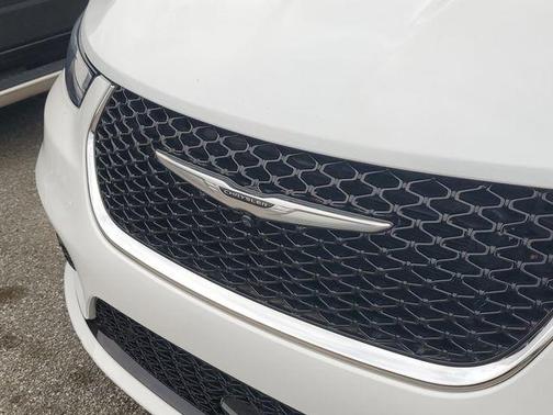 2023 Chrysler Pacifica Hybrid Limited