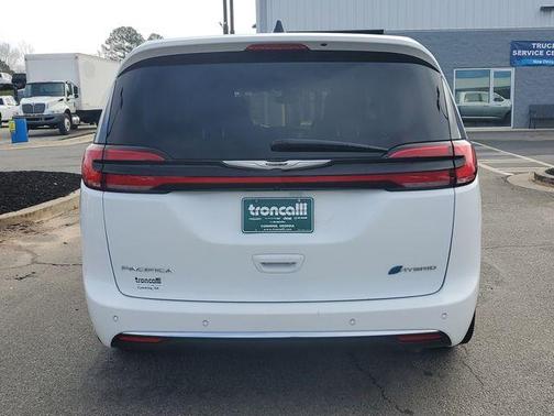 2023 Chrysler Pacifica Hybrid Limited
