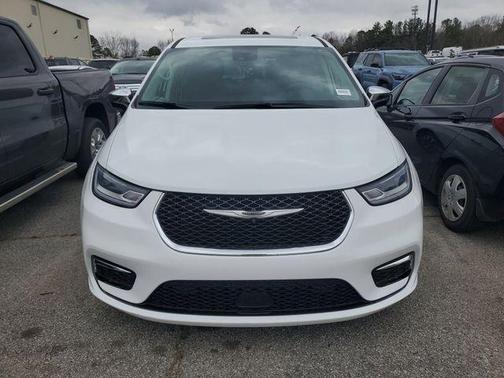 2023 Chrysler Pacifica Hybrid Limited