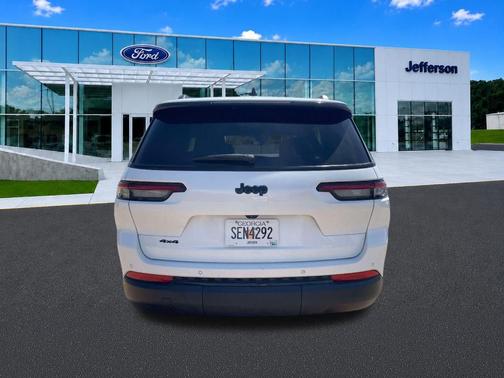 Bright White Clearcoat 2023 Jeep Grand Cherokee L Laredo