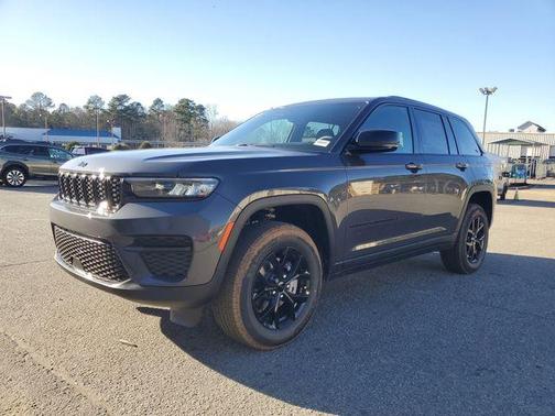 2025 Jeep Grand Cherokee Laredo