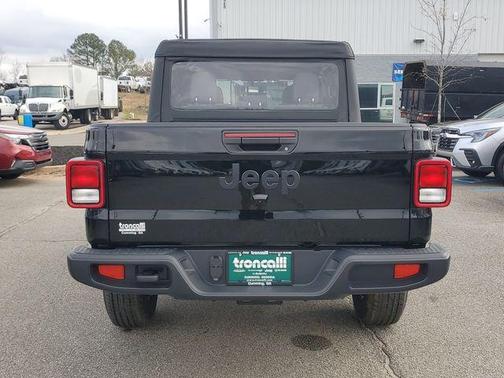 2026 Jeep Gladiator Sport