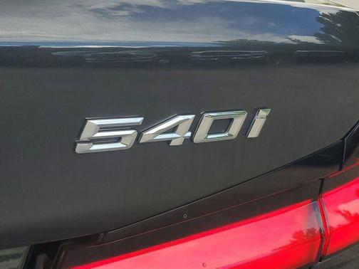 2021 BMW 540 i
