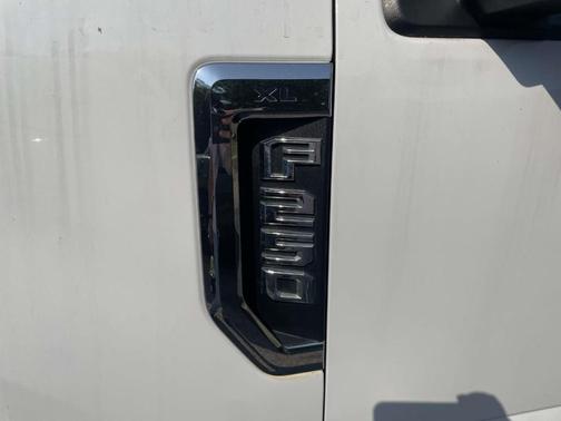 Oxford White 2019 Ford F-250 XL