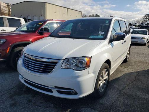 2016 Chrysler Town & Country Limited Platinum