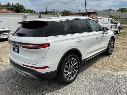 White Metallic 2024 Lincoln Corsair Reserve