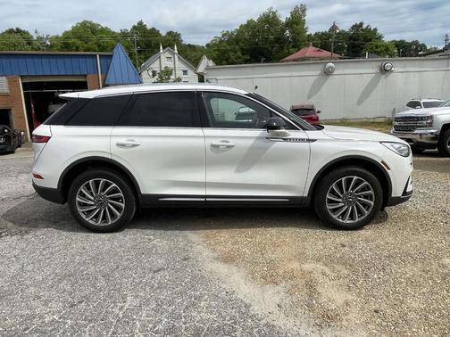 White Metallic 2024 Lincoln Corsair Reserve