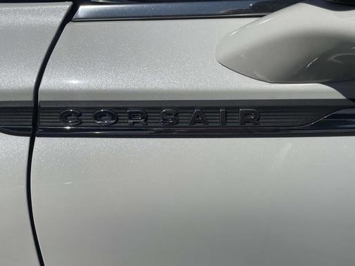 White Metallic 2024 Lincoln Corsair Reserve