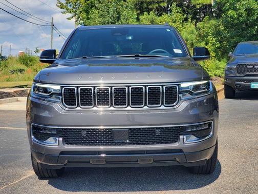 2024 Jeep Wagoneer Base