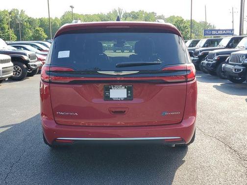 2025 Chrysler Pacifica Hybrid Pinnacle