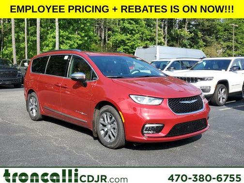 2025 Chrysler Pacifica Hybrid Pinnacle