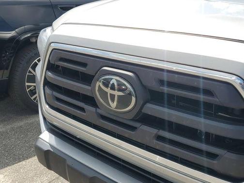 2018 Toyota Tacoma SR5