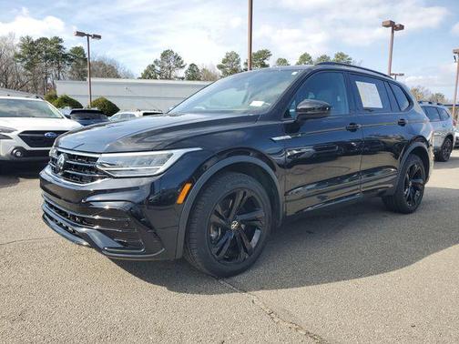 2024 Volkswagen Tiguan 2.0T SE R-Line Black