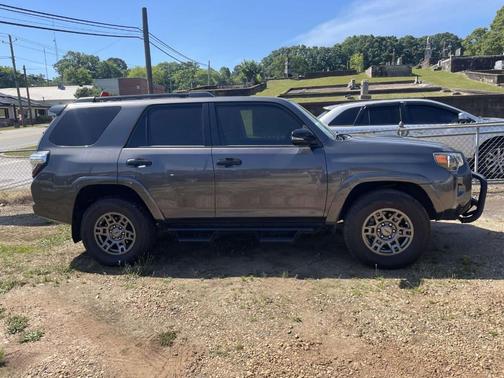 Magnetic Gray Metallic 2020 Toyota 4Runner Venture