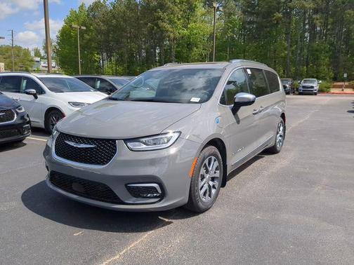 2025 Chrysler Pacifica Hybrid Pinnacle