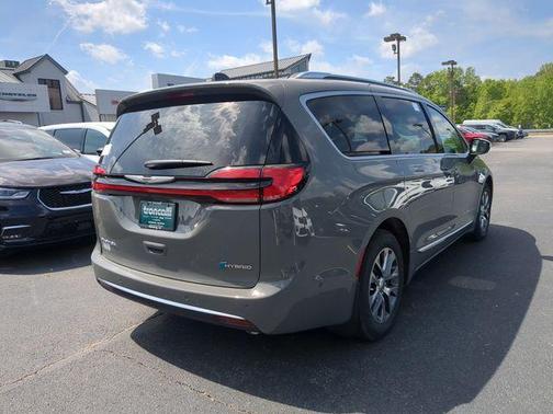 2025 Chrysler Pacifica Hybrid Pinnacle
