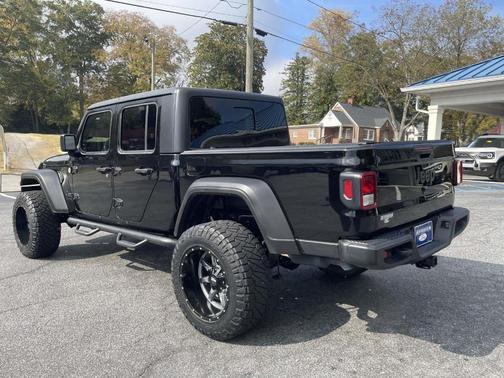 2020 Jeep Gladiator Sport