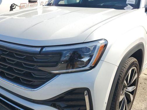 2024 Volkswagen Atlas Cross Sport 2.0T SEL Premium R-Line