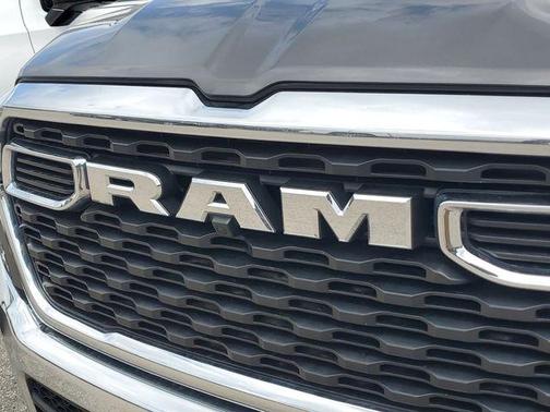 Crystal Metallic 2025 RAM 1500 Big Horn/Lone Star