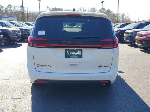 2025 Chrysler Pacifica Hybrid Select