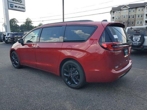 2025 Chrysler Pacifica Limited