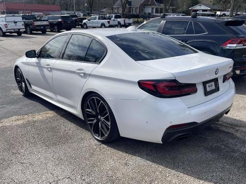 2022 BMW 530 i