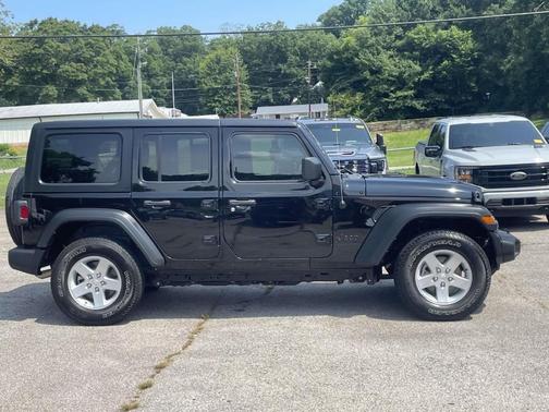 Black Clearcoat 2023 Jeep Wrangler Sport