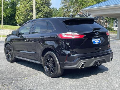 2022 Ford Edge ST