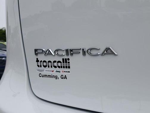 Bright White Clearcoat 2026 Chrysler Pacifica Pinnacle