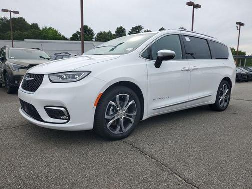 Bright White Clearcoat 2026 Chrysler Pacifica Pinnacle