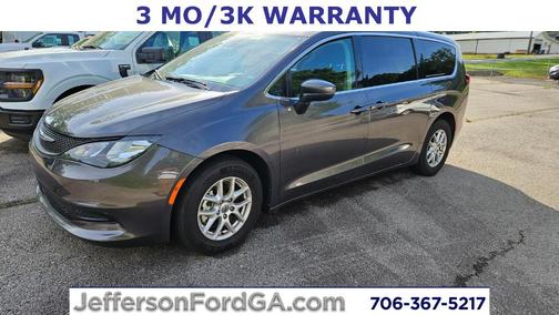 2023 Chrysler Voyager LX