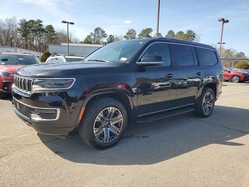 2025 Jeep Wagoneer Base