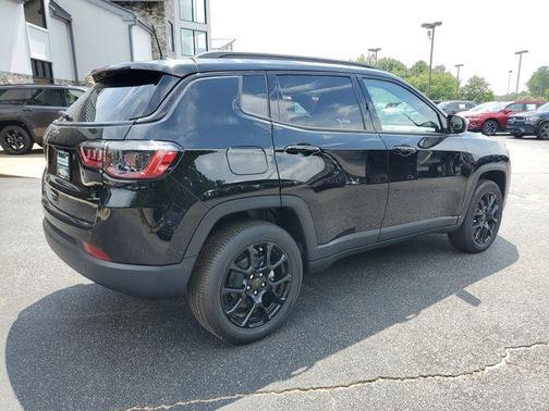 2025 Jeep Compass Latitude