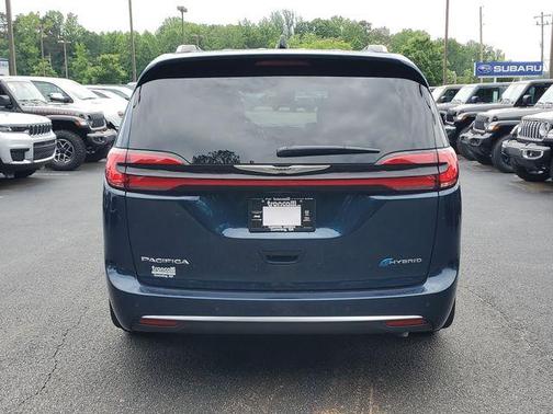 2025 Chrysler Pacifica Hybrid Pinnacle