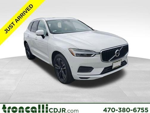 Ice White 2019 Volvo XC60 T6 Momentum