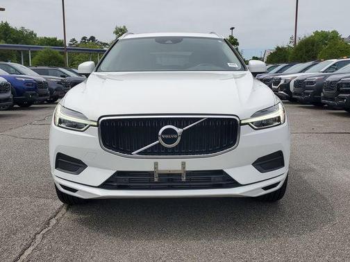 Ice White 2019 Volvo XC60 T6 Momentum