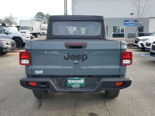 2026 Jeep Gladiator Sport