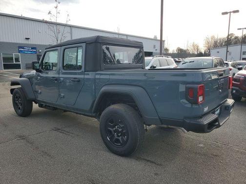 2026 Jeep Gladiator Sport