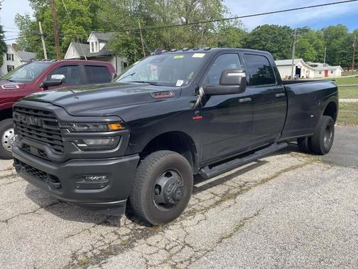 Diamond Black 2026 RAM 3500 Tradesman