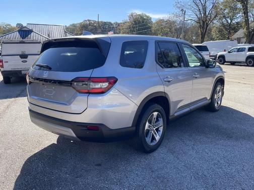 2023 Honda Pilot EX-L 8-Passenger