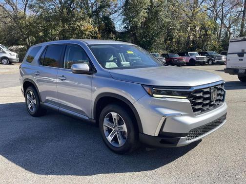 2023 Honda Pilot EX-L 8-Passenger