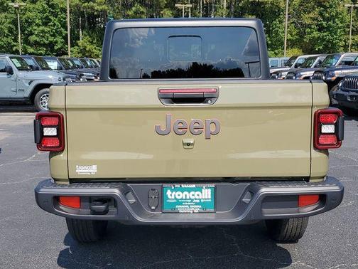 2025 Jeep Gladiator Sport