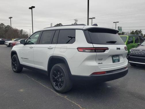 2025 Jeep Grand Cherokee L Laredo