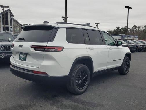 2025 Jeep Grand Cherokee L Laredo