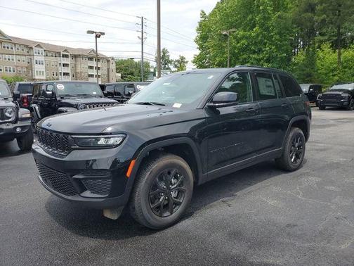 2025 Jeep Grand Cherokee Laredo