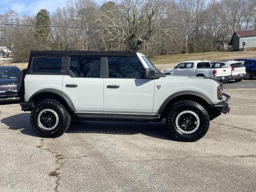 2022 Ford Bronco Base