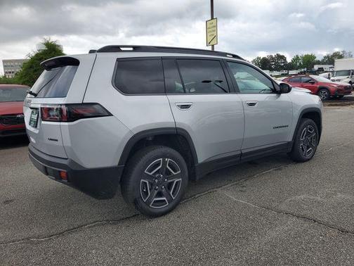 Silver Zynith Clearcoat 2026 Jeep Cherokee LAREDO/LIMITED