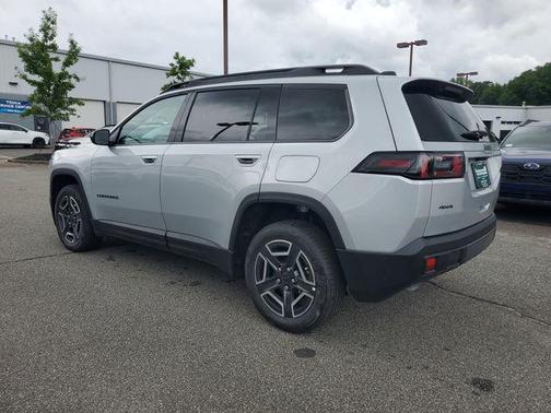 Silver Zynith Clearcoat 2026 Jeep Cherokee LAREDO/LIMITED