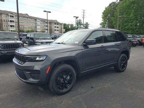 2025 Jeep Grand Cherokee Laredo
